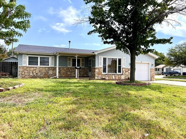 2433 S Oak St, Wichita, KS 67217