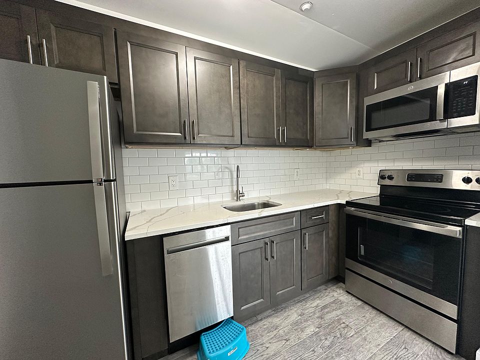 1st image of 61XX Utopia Pkwy