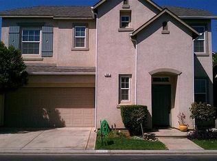 725 W Riviera Ln, Clovis, CA 93619