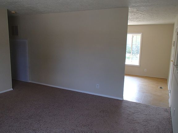 3rd image of 3516 N Wellington Ave