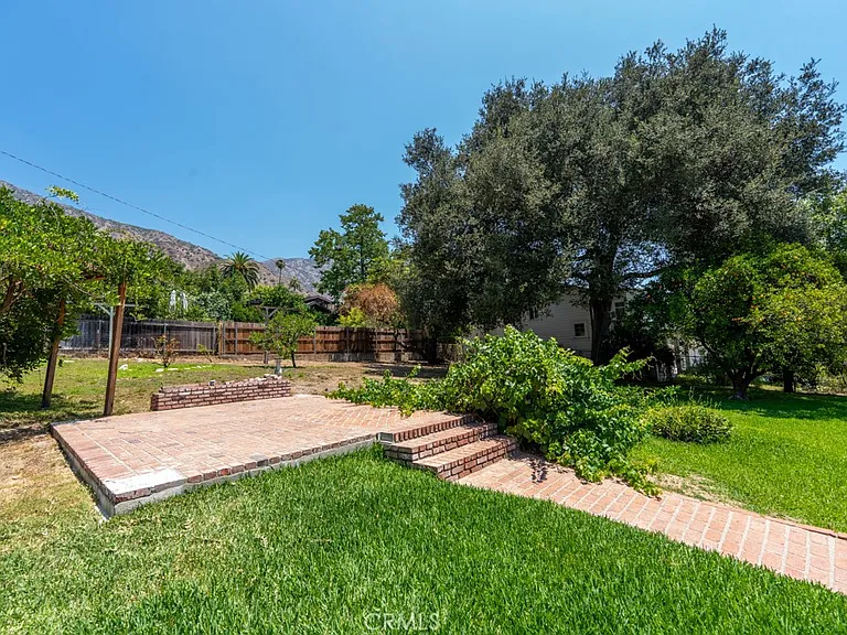 89 E Alegria Ave — Photo 25
