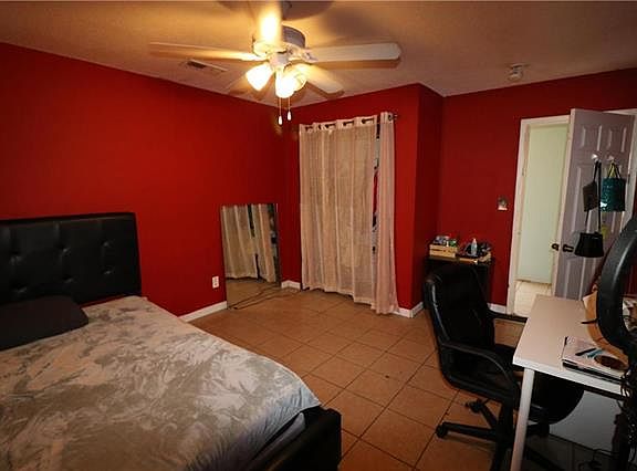 4th image of 5018 Locust Ave