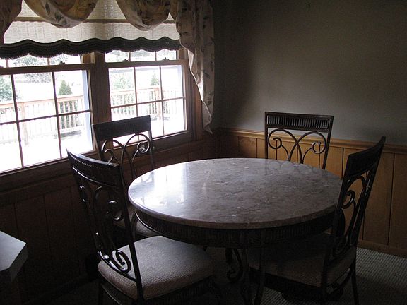 Dinette Area in Kitchen