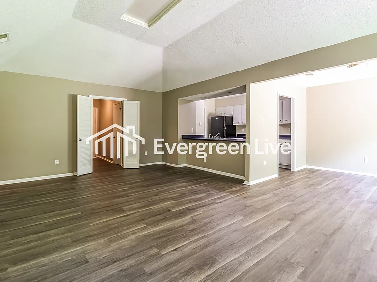 4304 Lady Slipper Ln — Photo 2
