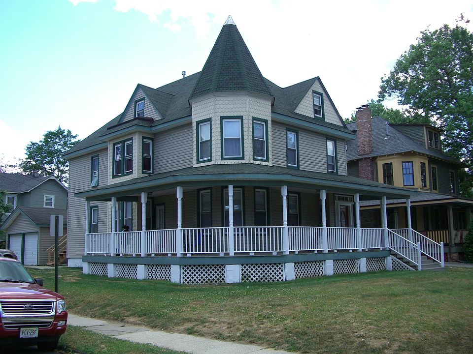 2nd image of 600 4th Ave #2