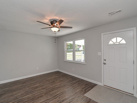 3rd image of 204 Springhill Ln