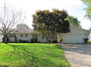 602 Kenneth St, Heyworth, IL 61745