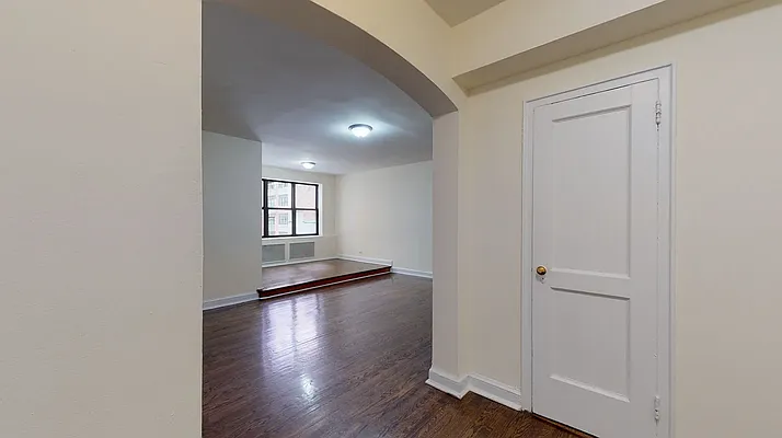 Rented by Bond New York | media 4