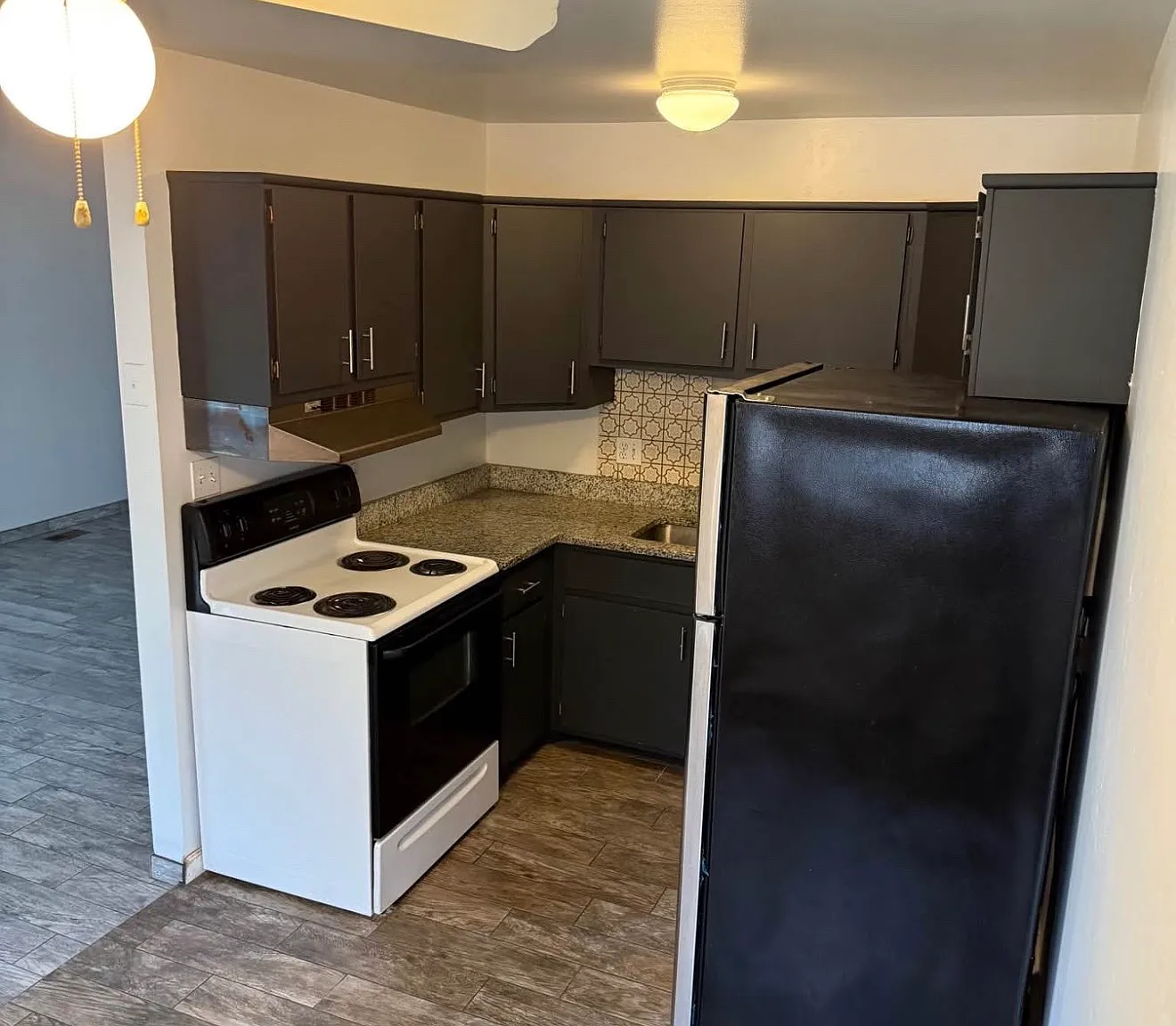 2 bed, 800 sqft, $1,499 — Photo 2