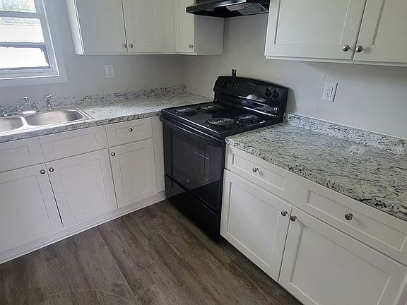 3rd image of 600 McPherson St APT 5