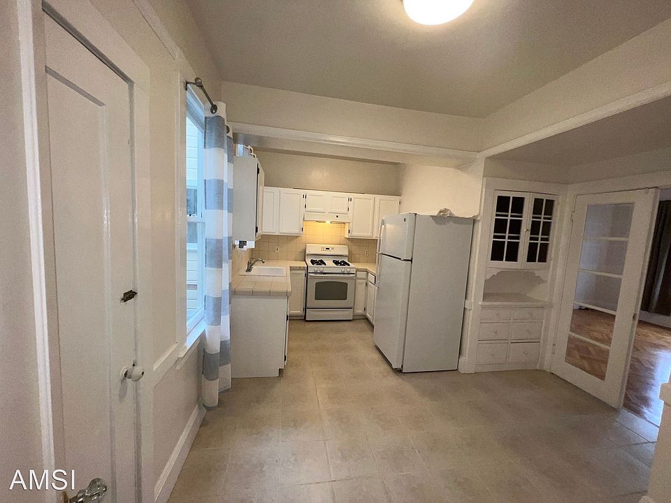 1st image of 1330 20th Ave #2