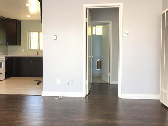 5th image of 1681 College View Dr APT 4