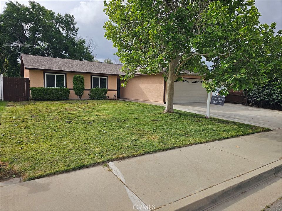 1st image of 1072 Amber Ln