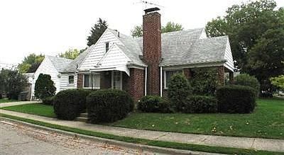 1st image of 490 Rockcliff Cir