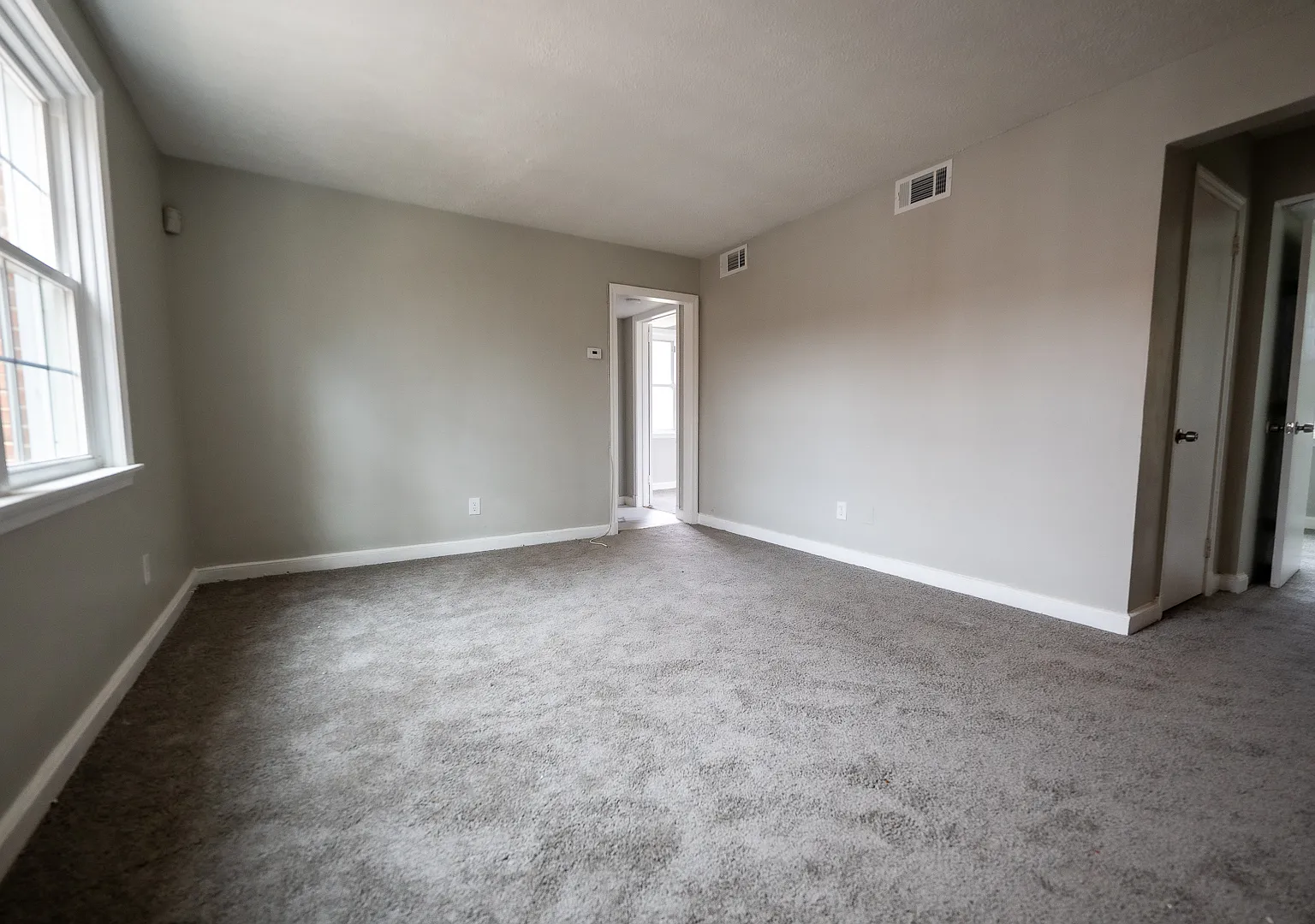 2 bed, 700 sqft, $1,650 — Photo 3