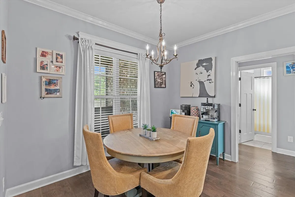 4 bed, 3.0 bath, 2214 sqft, $2,500 — Photo 3