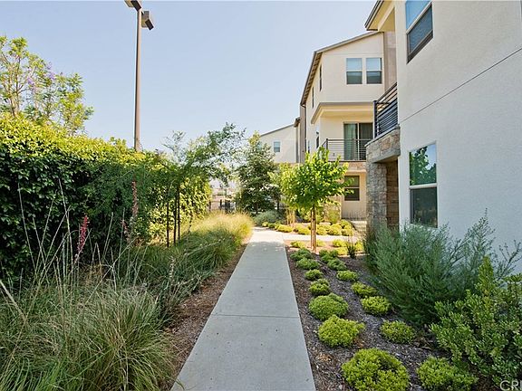 2nd image of 19549 Astor Pl