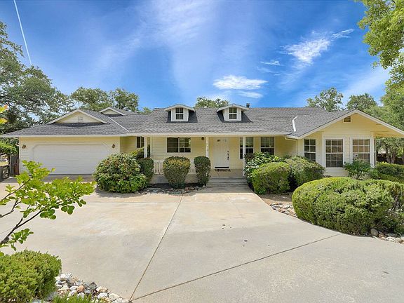 3rd image of 772 Live Oak Dr