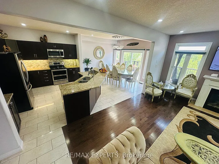87 Newcastle Dr W — Photo 6