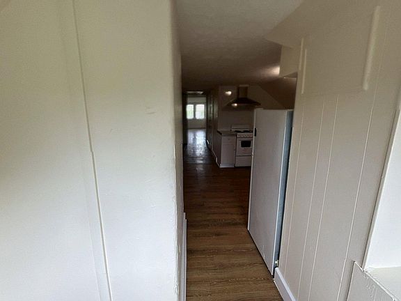 2nd image of 449 Riddle Rd APT 3