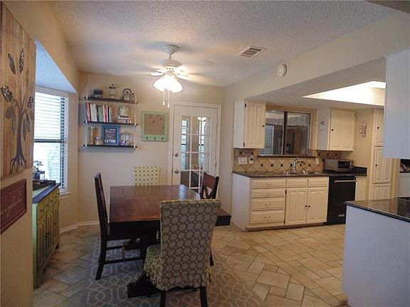 5th image of 3906 Woodbury Ct