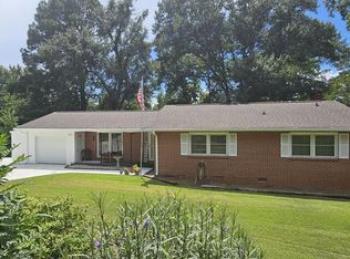 240 Rosemary Ln, Ozark, AL 36360