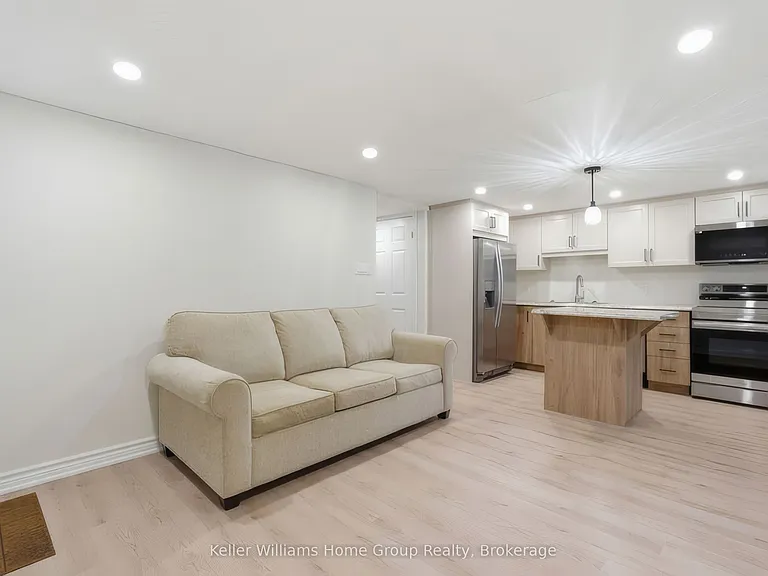 33 Milson Cres #LOWER — Photo 4