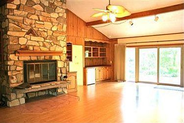5th image of 216 Crestview Dr