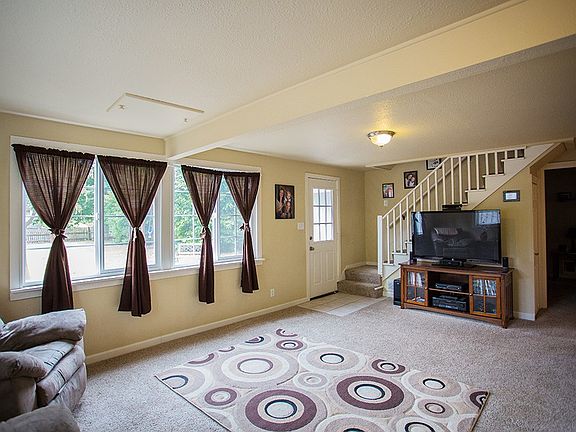 2nd image of 319 Dora Ave