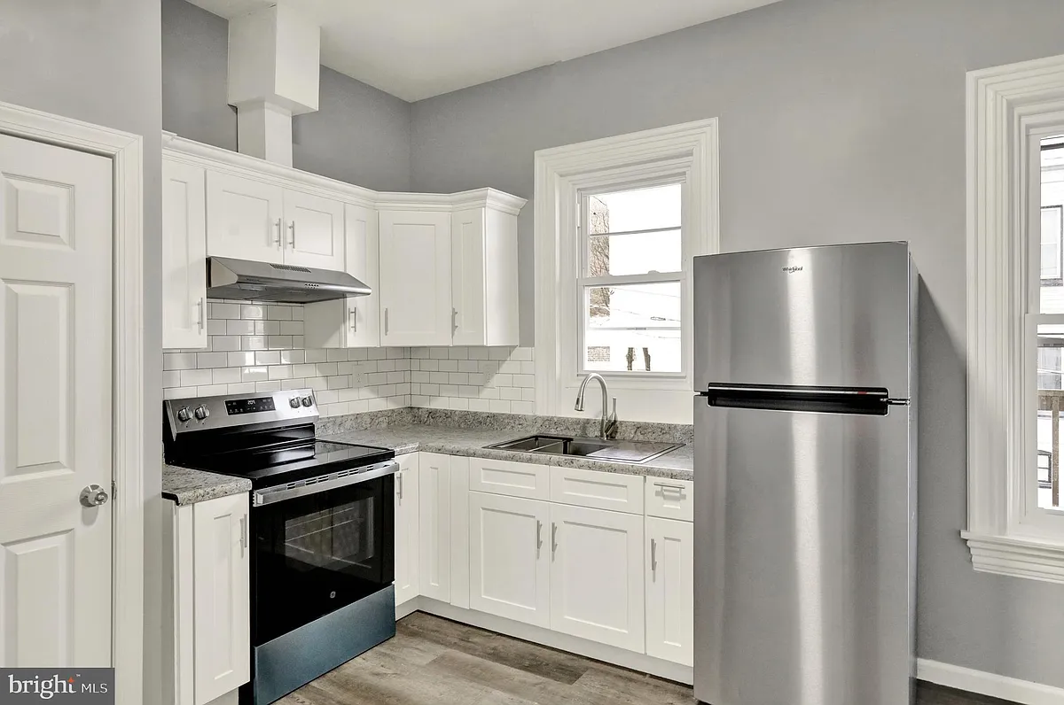 Building Photo - 1156 Franklin St #3