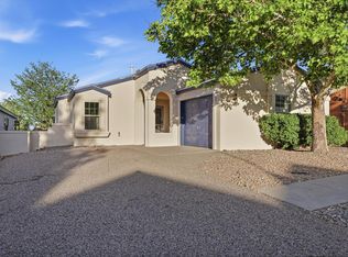 917 Charles Dr NE, Rio Rancho, NM 87144