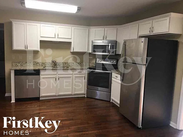 7372 Hunters Forest Dr — Photo 5