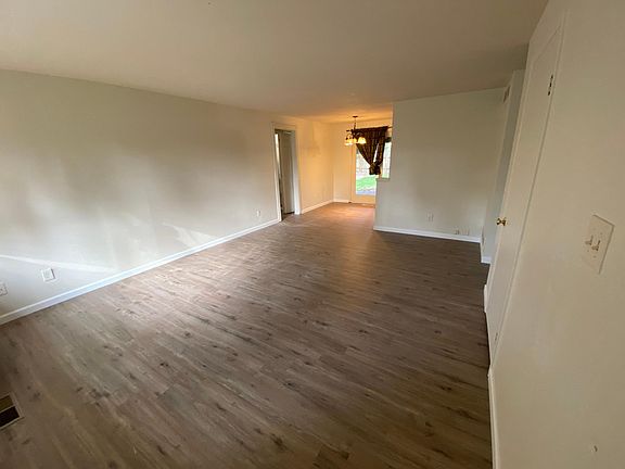 4th image of 866 164th Pl NE