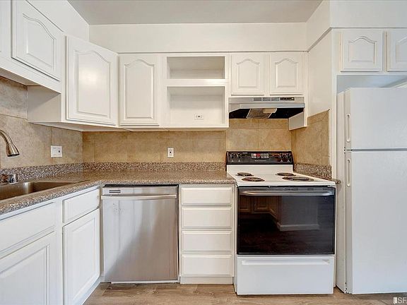 2nd image of 3015 Clement St #10