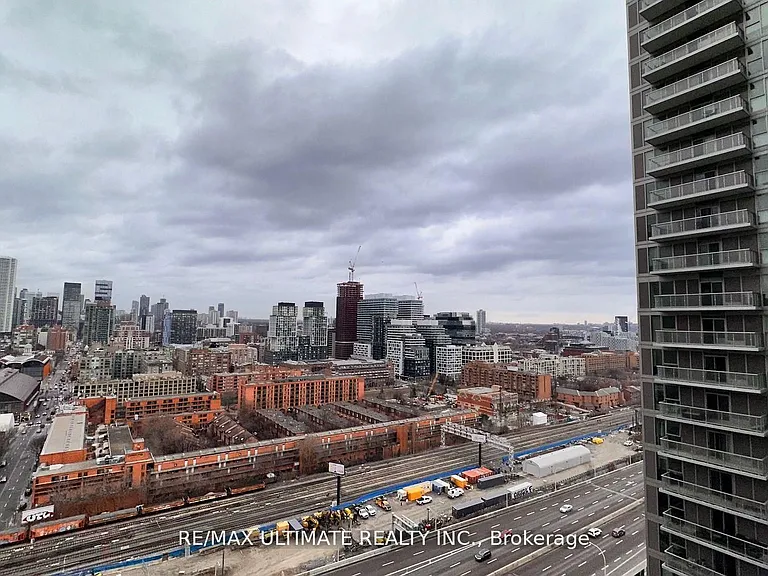 15 Lower Jarvis St #1911 — Photo 3