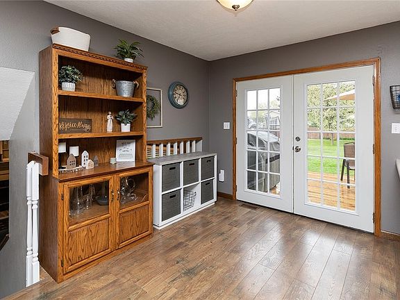 3rd image of 485 Bel Aire Dr