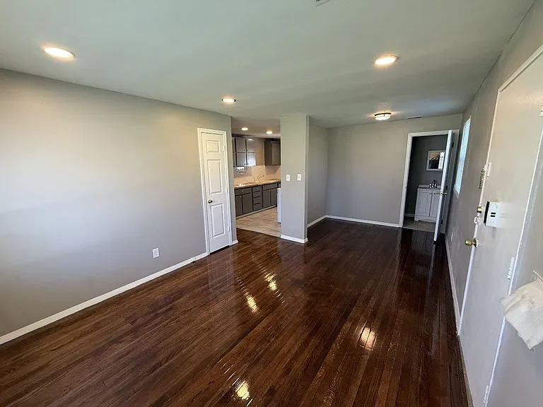 511 Jenson Rd — Photo 13