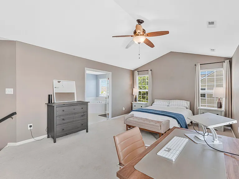 611 Curtin Pl SE — Photo 25