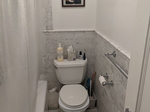 5th image of 50 W 72nd St APT 1607