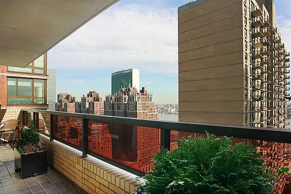 Sold by Corcoran | media 14