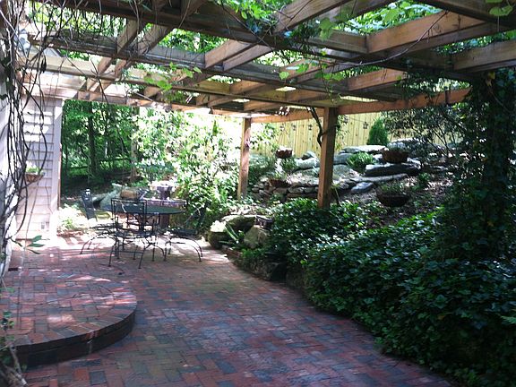 4th image of 121 Carolina Hills Dr