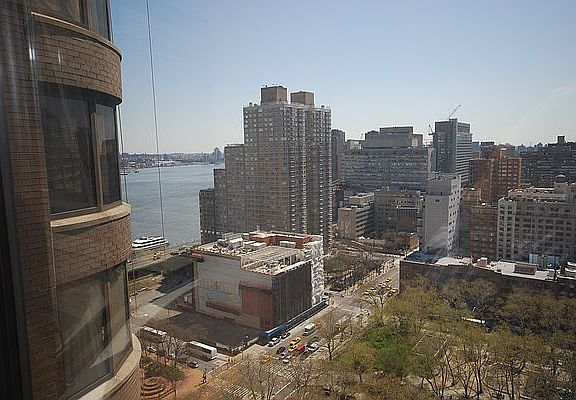 4th image of 330 E 38th St APT 26P