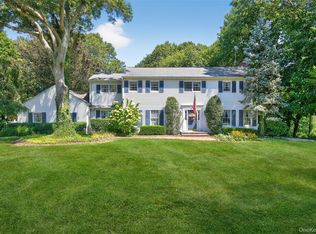 10 Thorman Ln, Huntington, NY 11743
