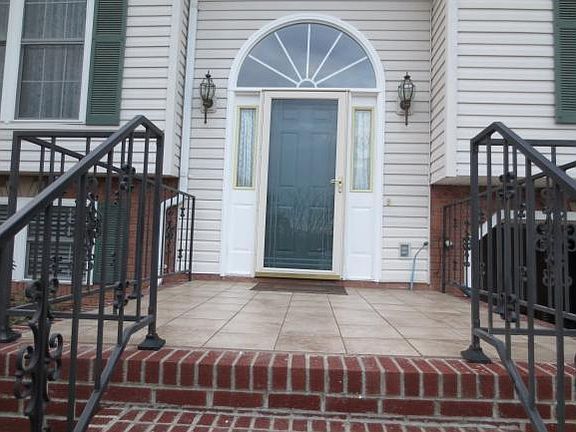 3rd image of 4 Blue Grass Ct