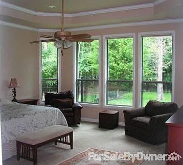 Master Bedroom
						:
						Beautiful view with up/down shades
