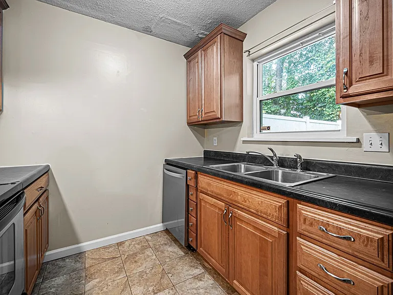 24 S Onsville Pl — Photo 6
