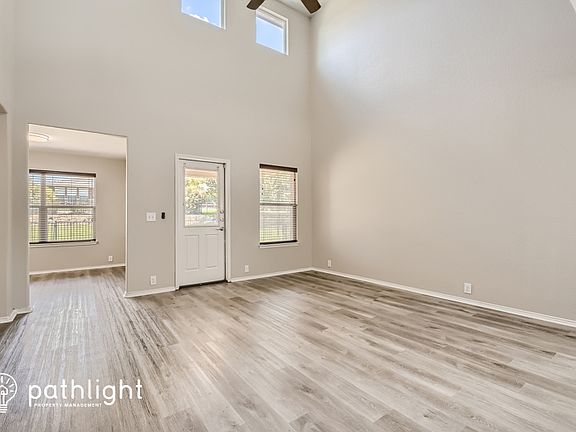 3rd image of 15936 Blaketree Dr