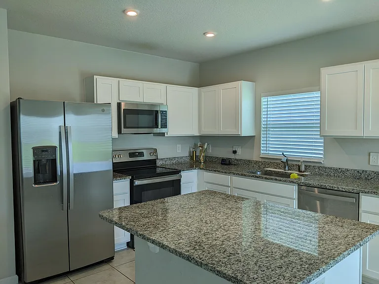 605 Lychee Ln — Photo 7