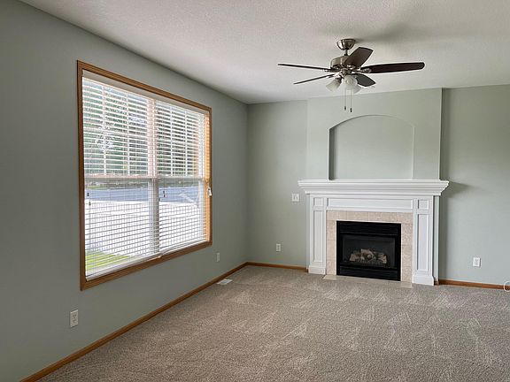 2nd image of 7806 Cottonwood Ln