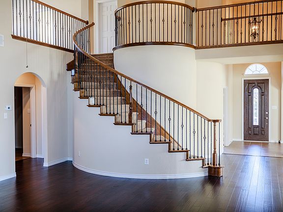 5th image of 14248 Sorano Dr